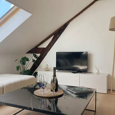 Le Monde D'elodie - Gare Routiere Apartment *